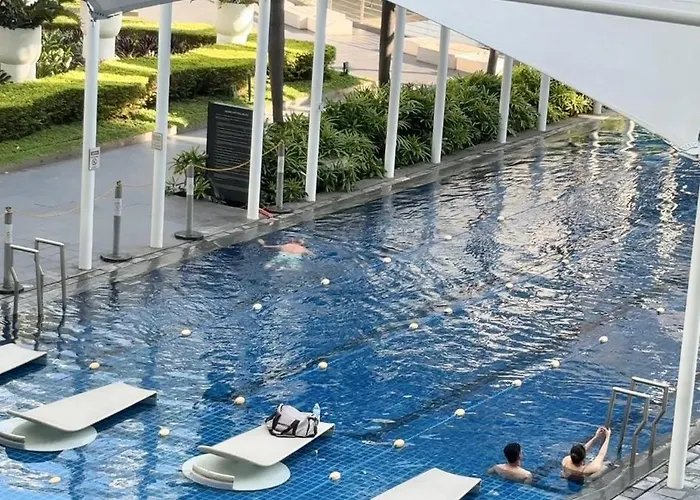 公寓式飯店 Casa Serenity Staycation At Azure Paranaque With 1 Bedroom Good For 1 To 4 Pax Airconditioned And Pool View Near Sm Bicutan *