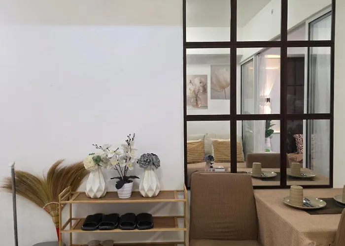 Casa Serenity Staycation At Azure Paranaque With 1 Bedroom Good For 1 To 4 Pax Airconditioned And Pool View Near Sm Bicutan 公寓式飯店 马尼拉